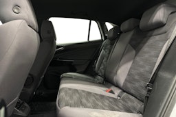 valkoinen Volkswagen ID.4 2022 kuva 10.