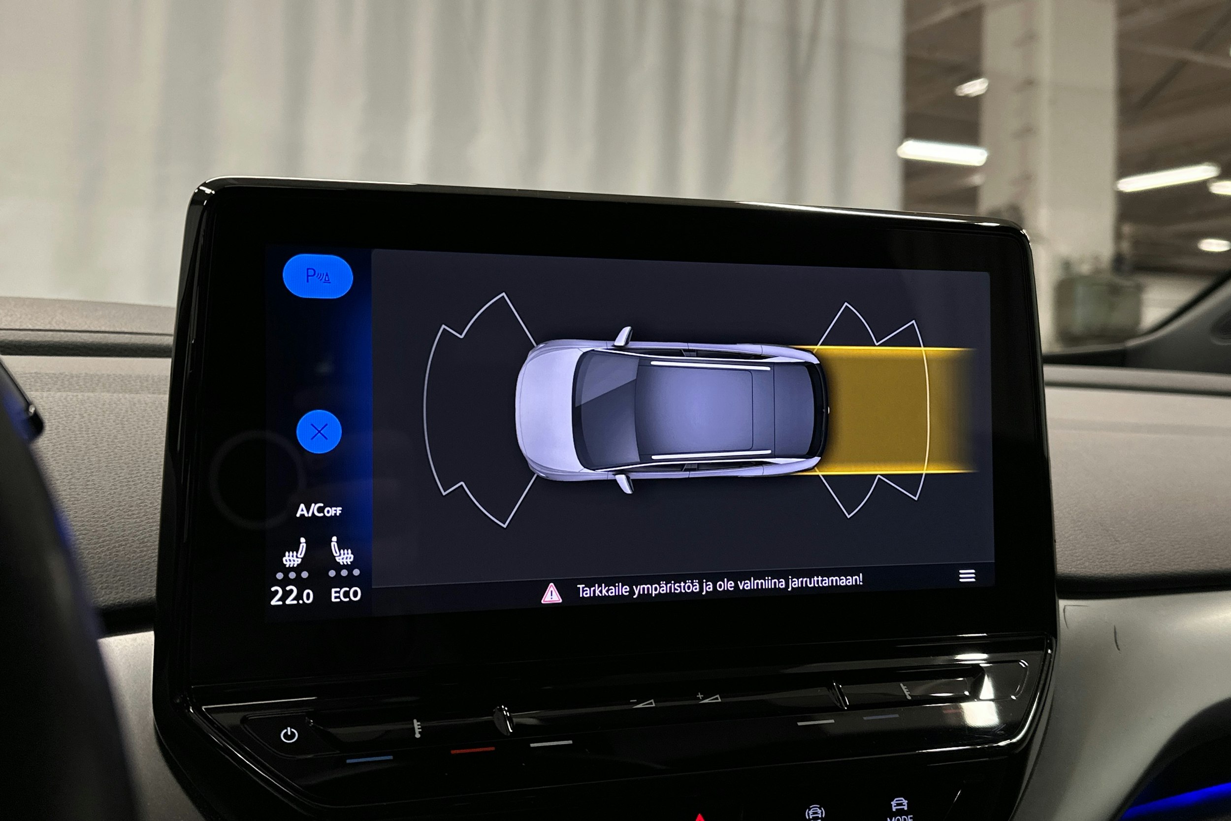 valkoinen Volkswagen ID.4 2022 kuva 18.