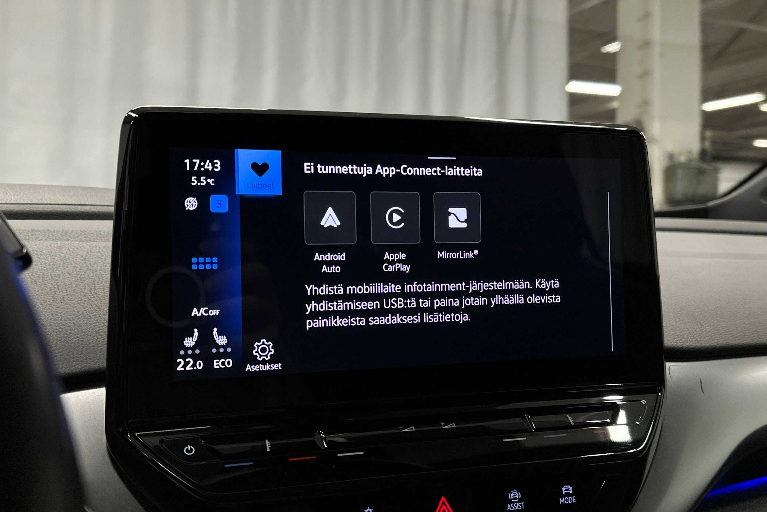 valkoinen Volkswagen ID.4 2022 kuva 19.