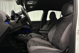 valkoinen Volkswagen ID.4 2022 kuva 25.