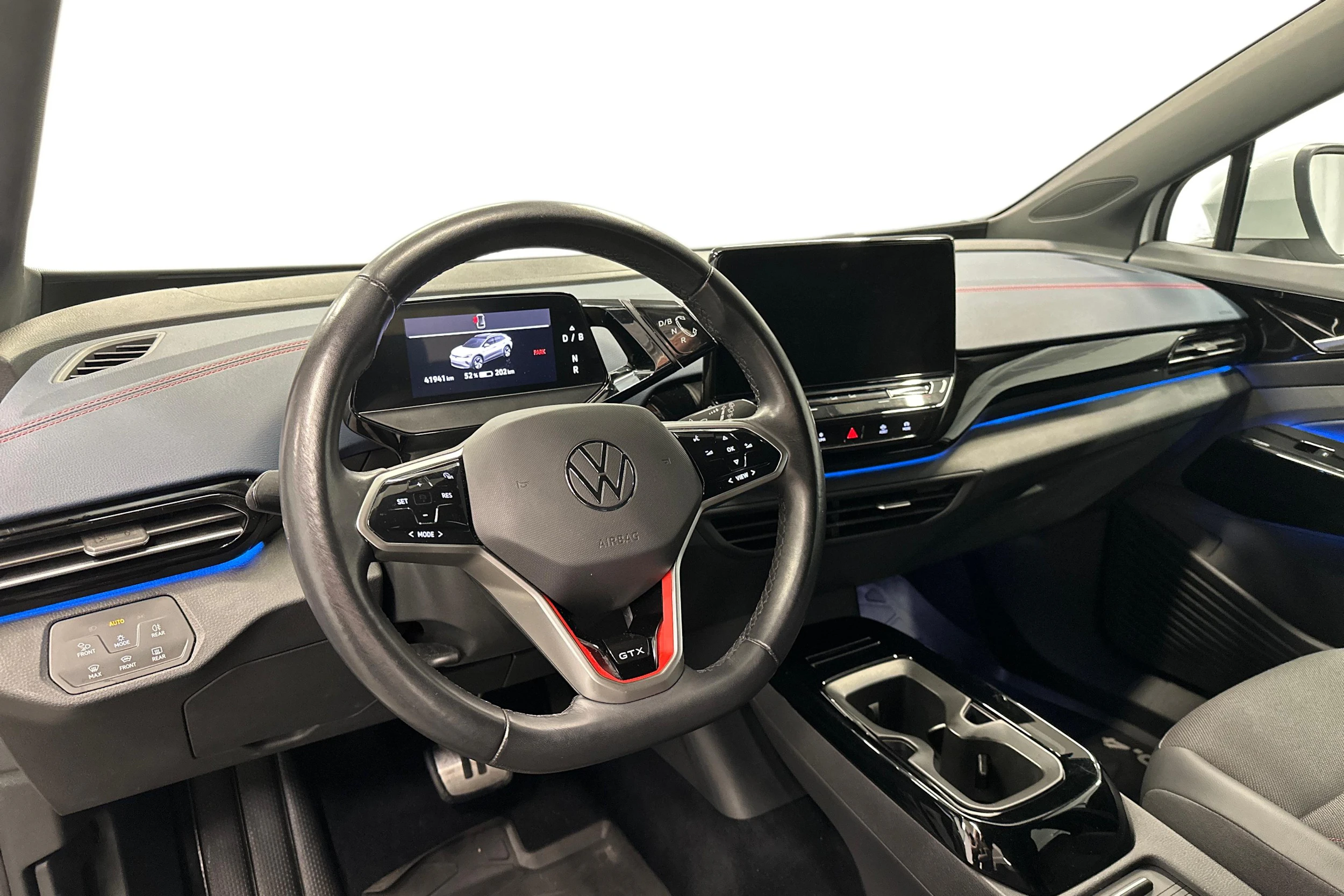 valkoinen Volkswagen ID.4 2022 kuva 6.
