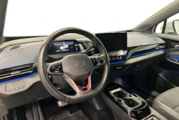 valkoinen Volkswagen ID.4 2022 kuva 6.