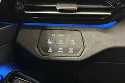 valkoinen Volkswagen ID.4 2022 kuva 14.