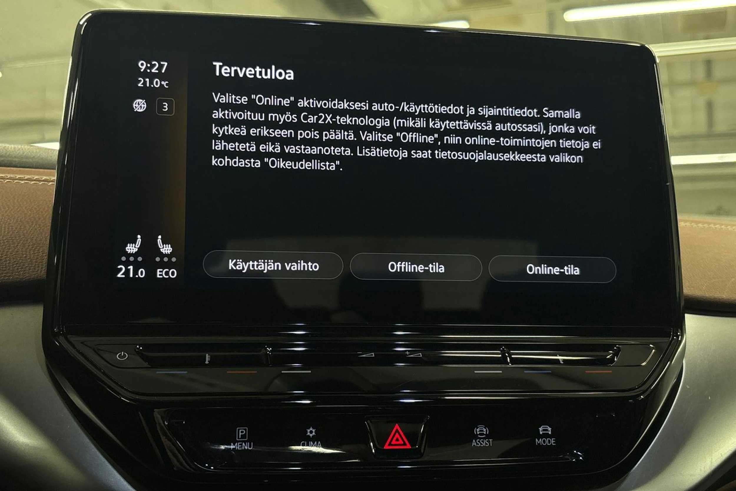 valkoinen Volkswagen ID.4 2022 kuva 16.