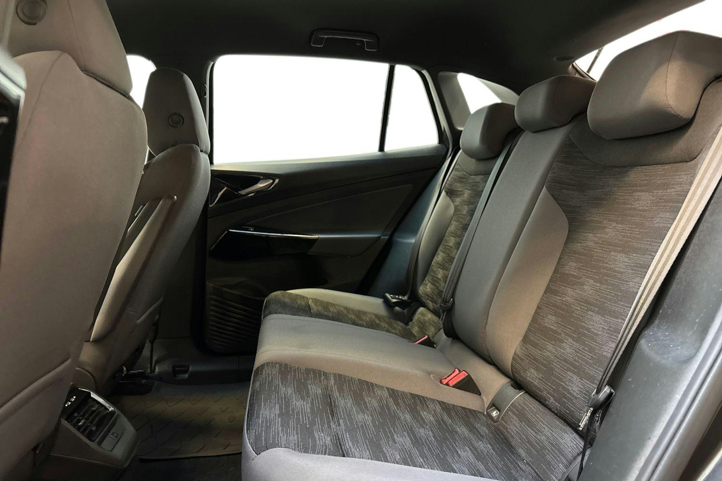 harmaa Volkswagen ID.4 2022 kuva 11.