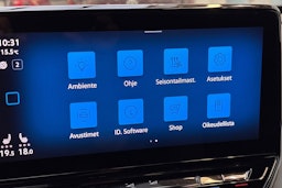 harmaa Volkswagen ID.4 2022 kuva 26.