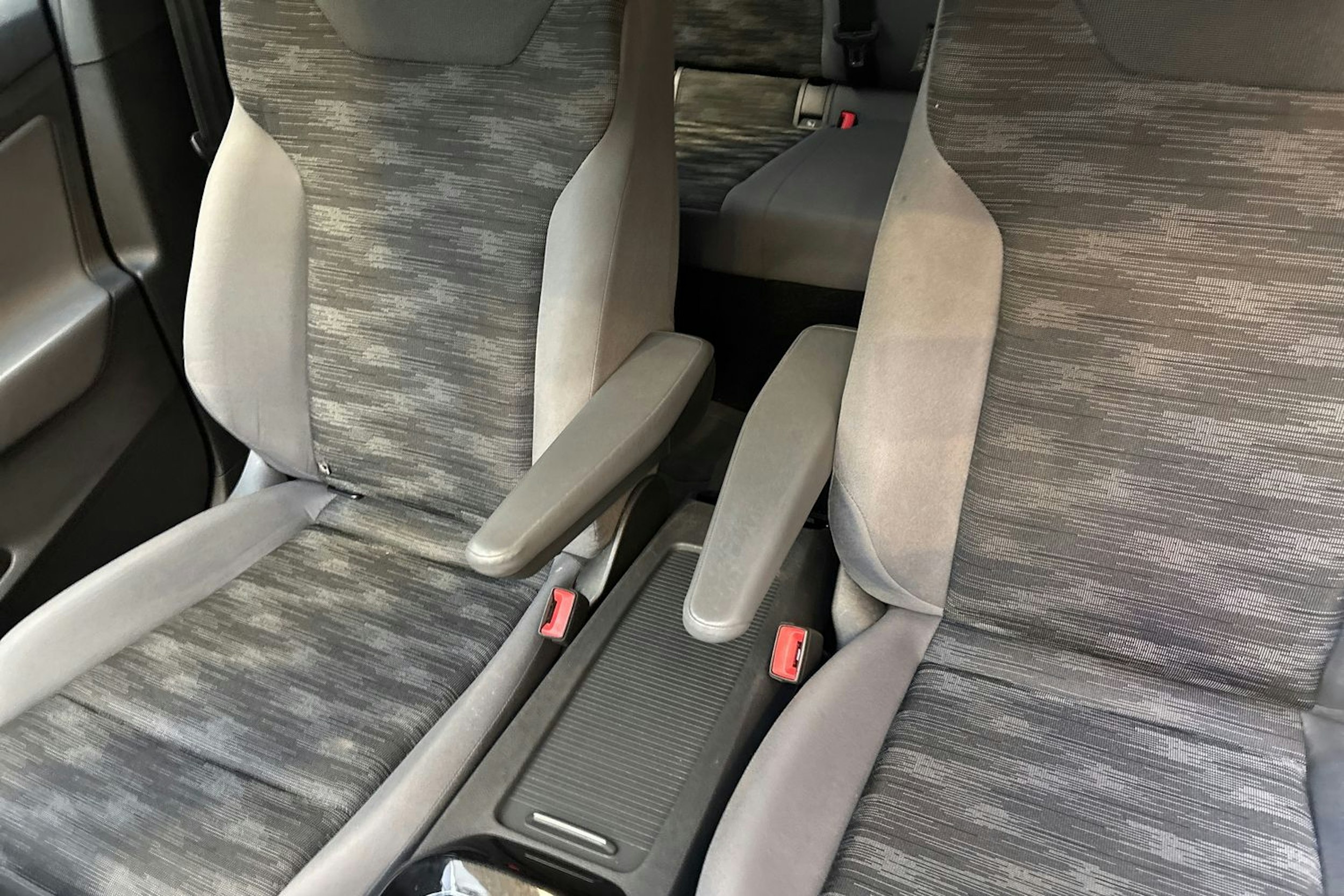 harmaa Volkswagen ID.4 2022 kuva 28.