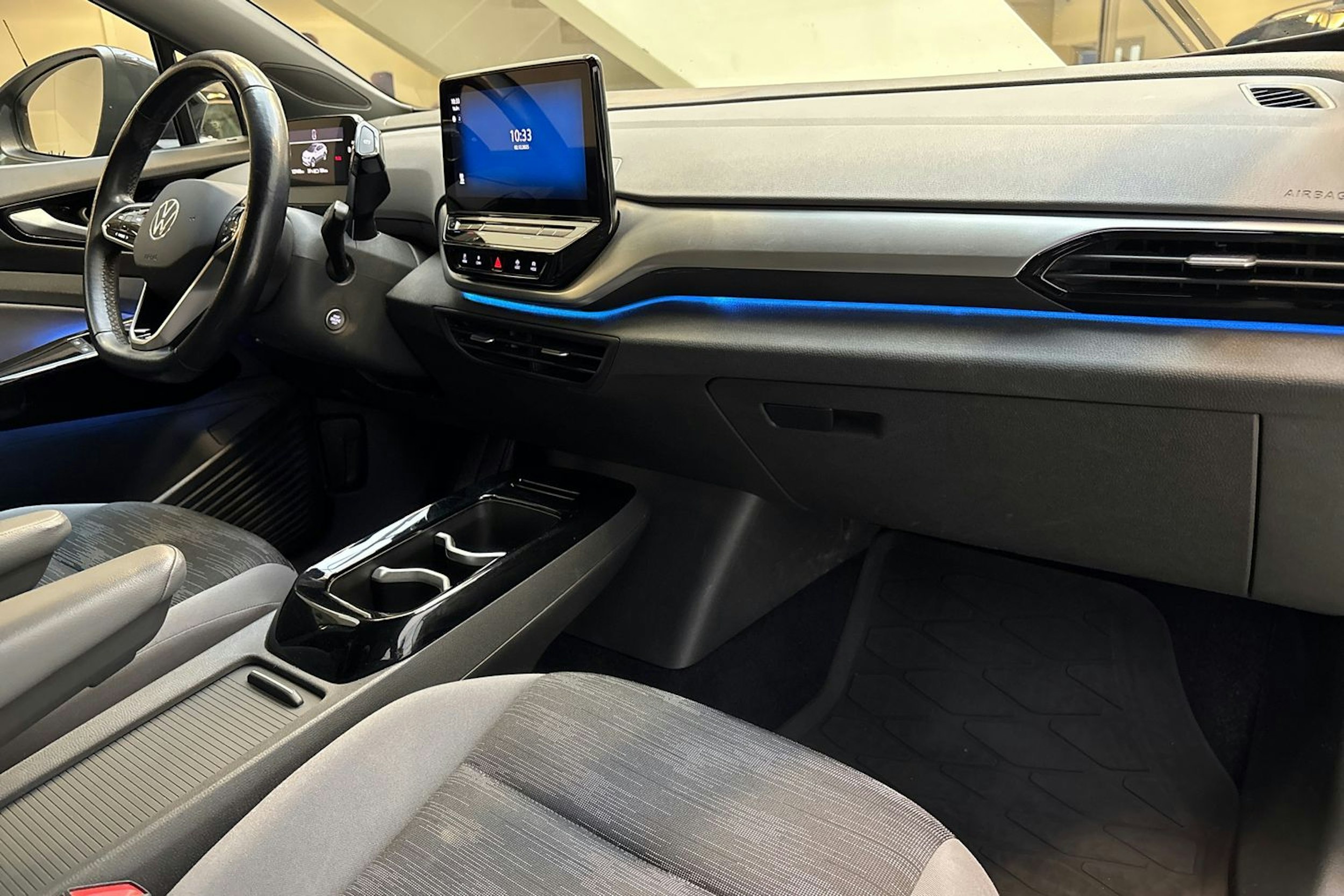 harmaa Volkswagen ID.4 2022 kuva 29.