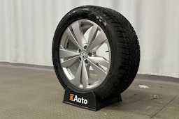 musta Volkswagen ID.4 2022 kuva 13.