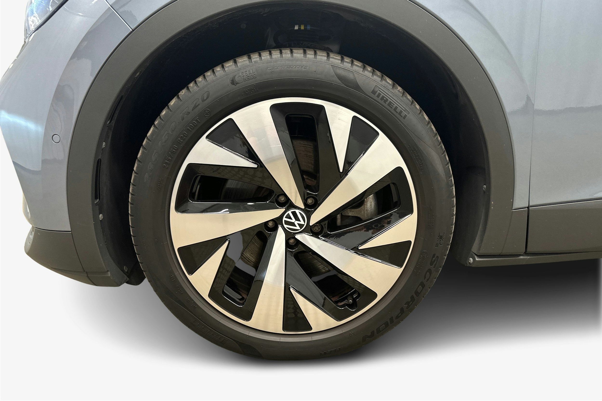 sininen Volkswagen ID.4 2022 kuva 11.