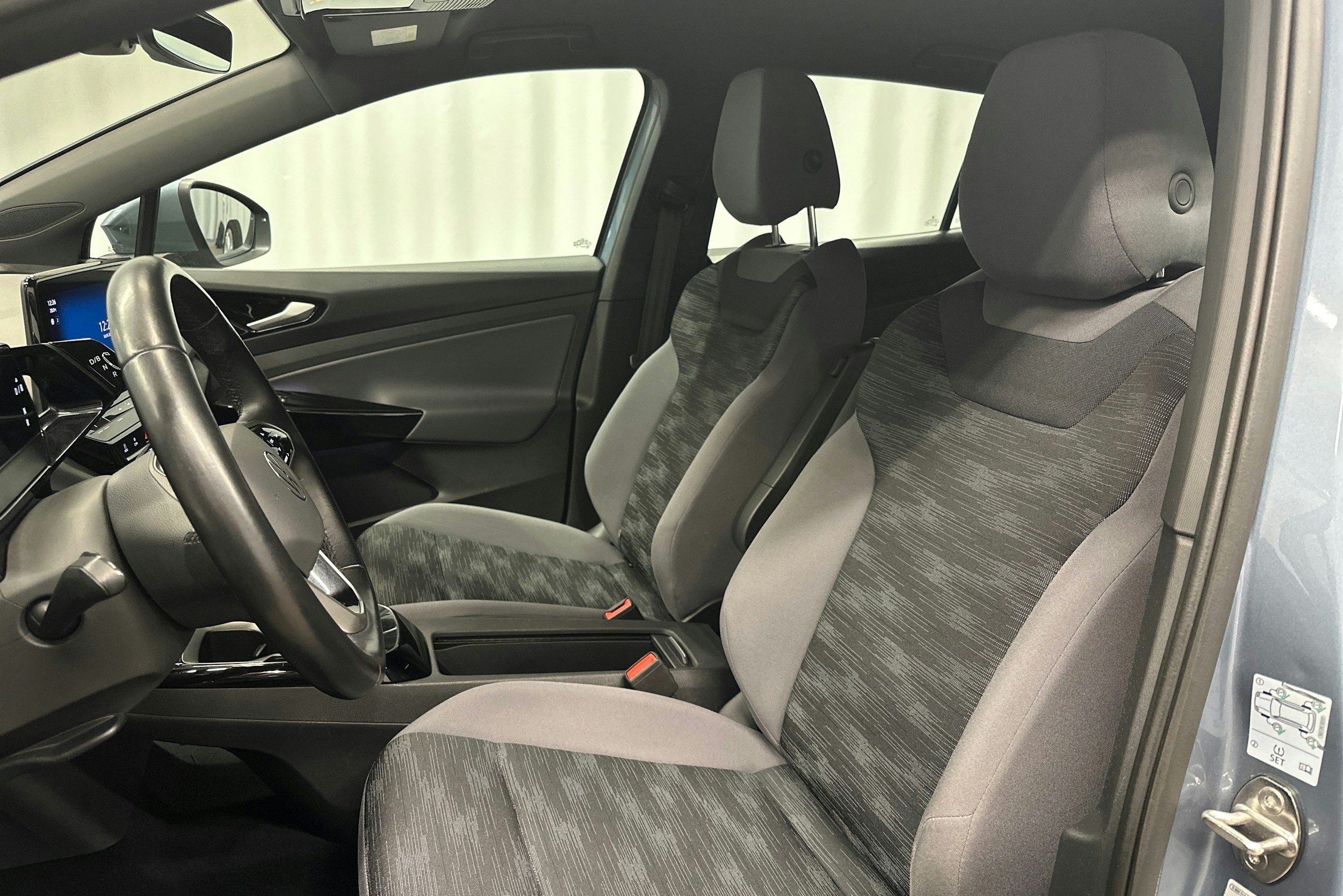 sininen Volkswagen ID.4 2022 kuva 29.