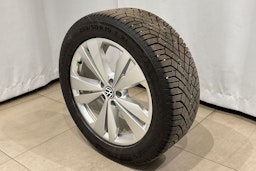 valkoinen Volkswagen ID.4 2022 kuva 13.