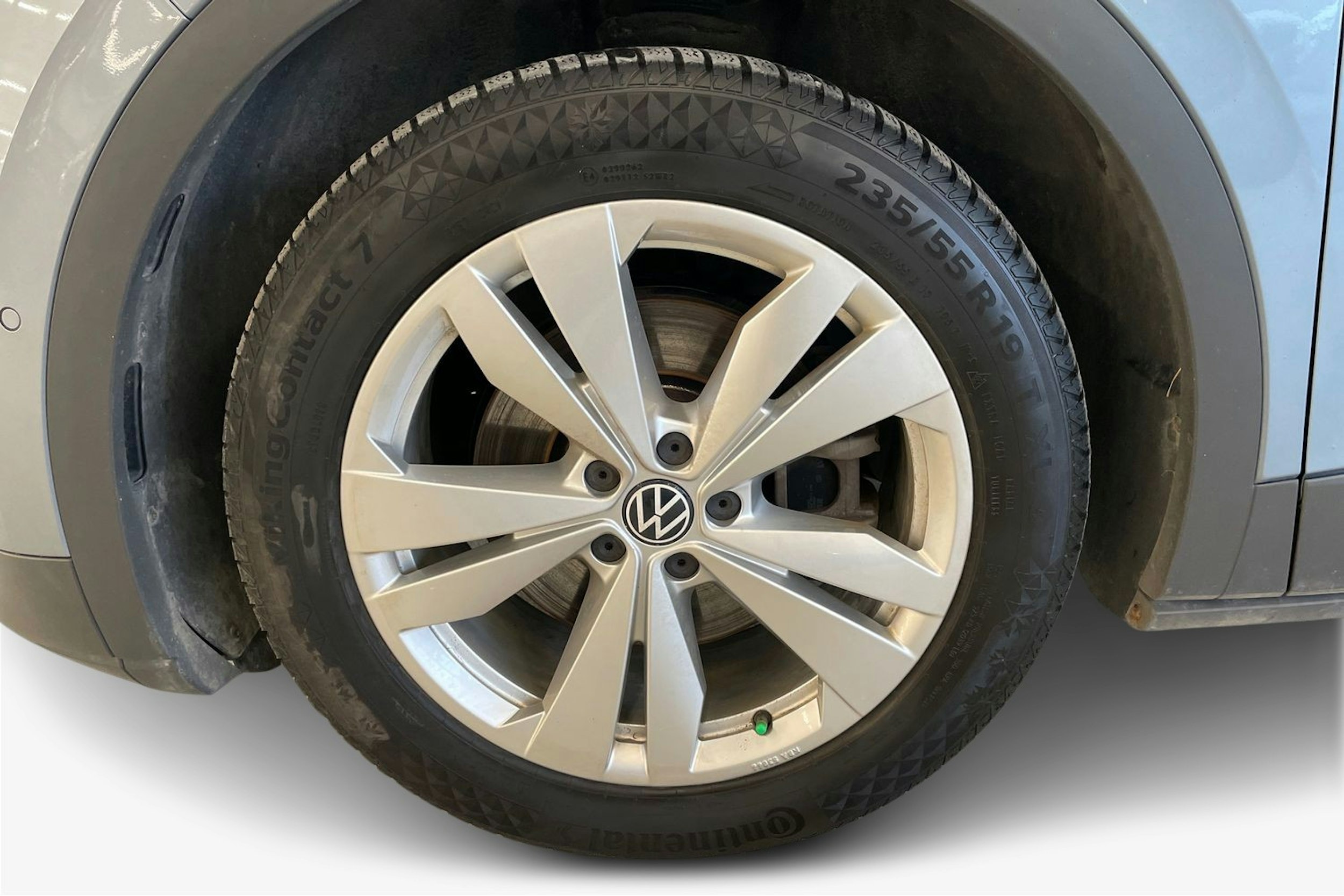 Sininen Volkswagen ID.4 2022 kuva 11.