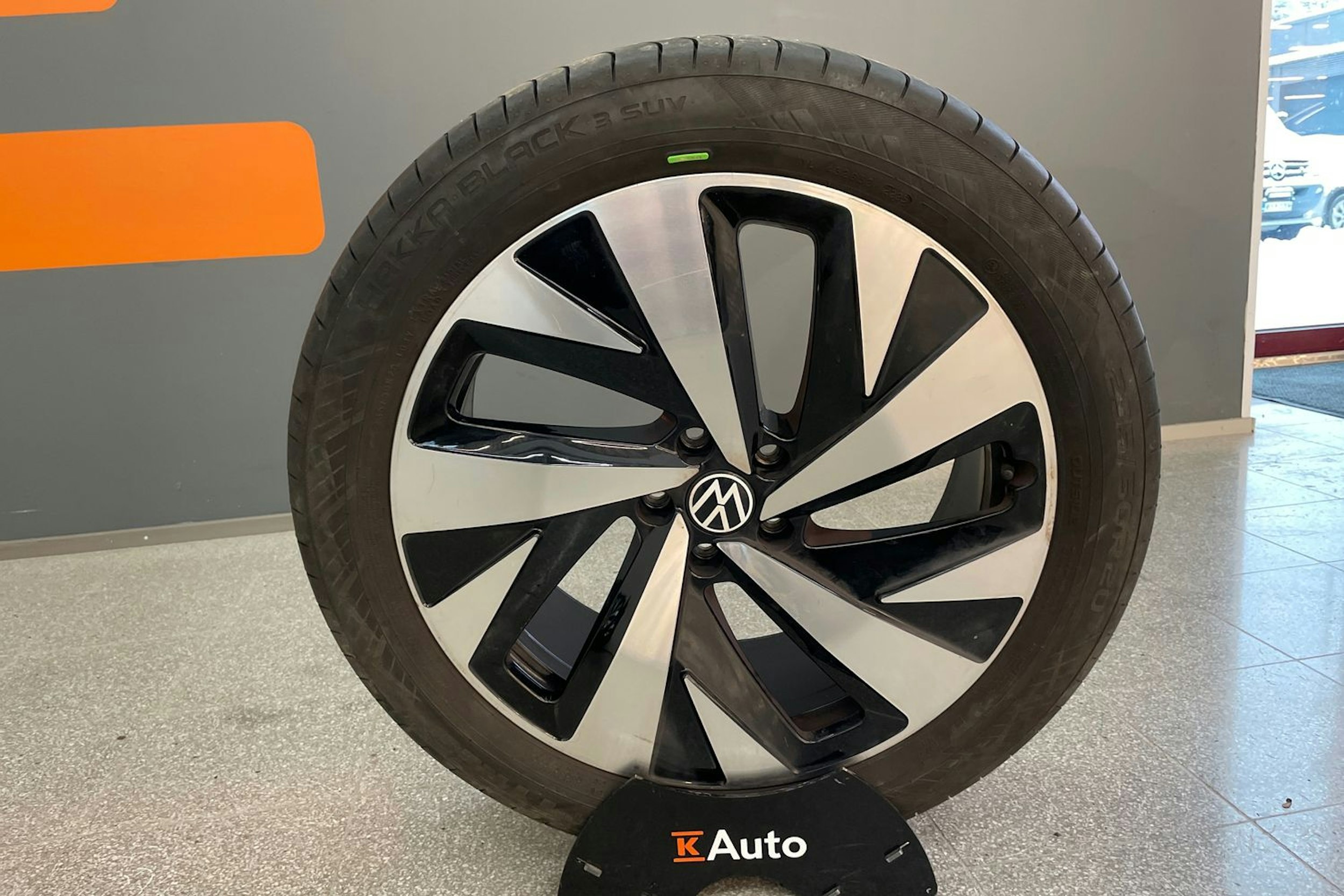 Sininen Volkswagen ID.4 2022 kuva 13.