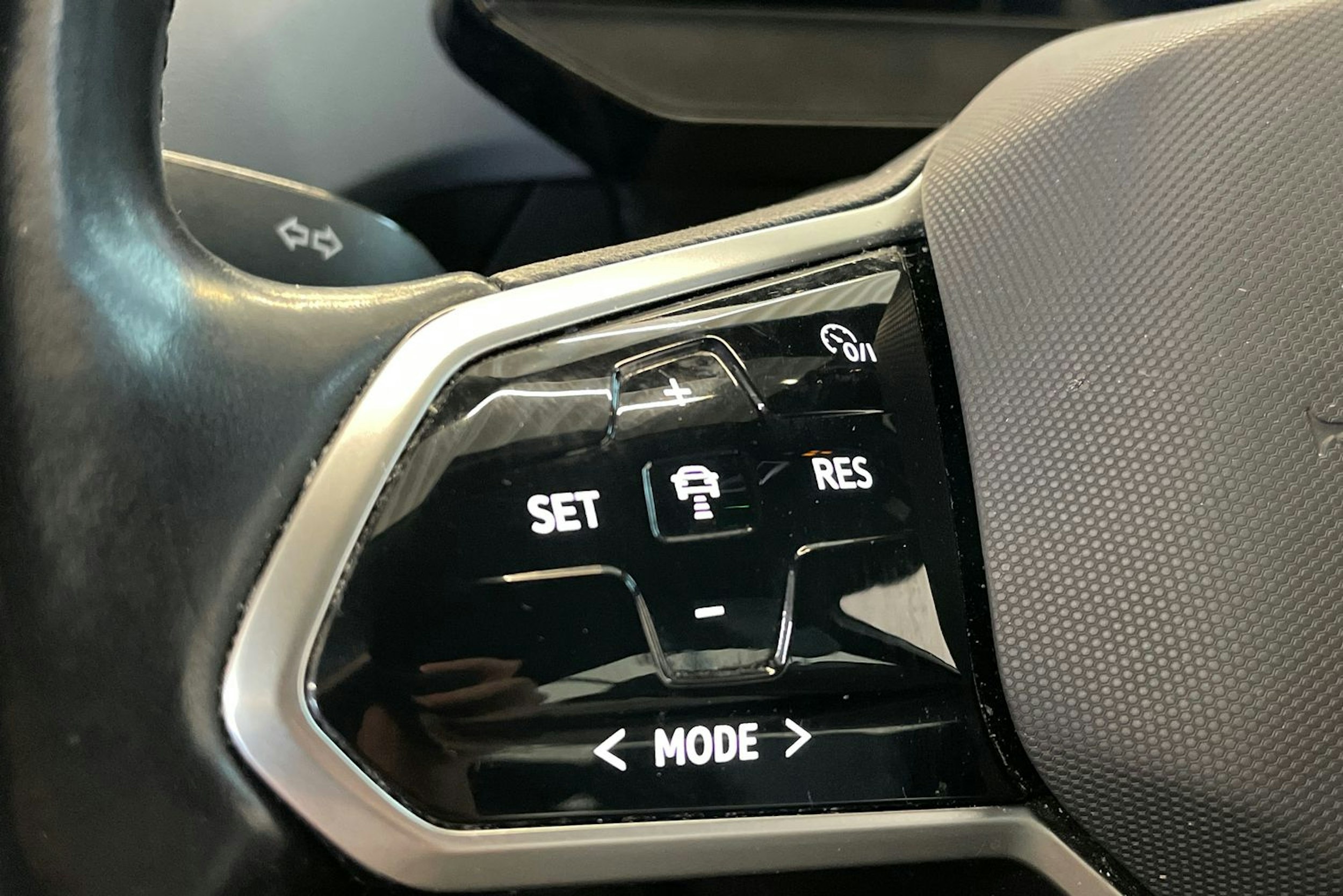 Sininen Volkswagen ID.4 2022 kuva 17.