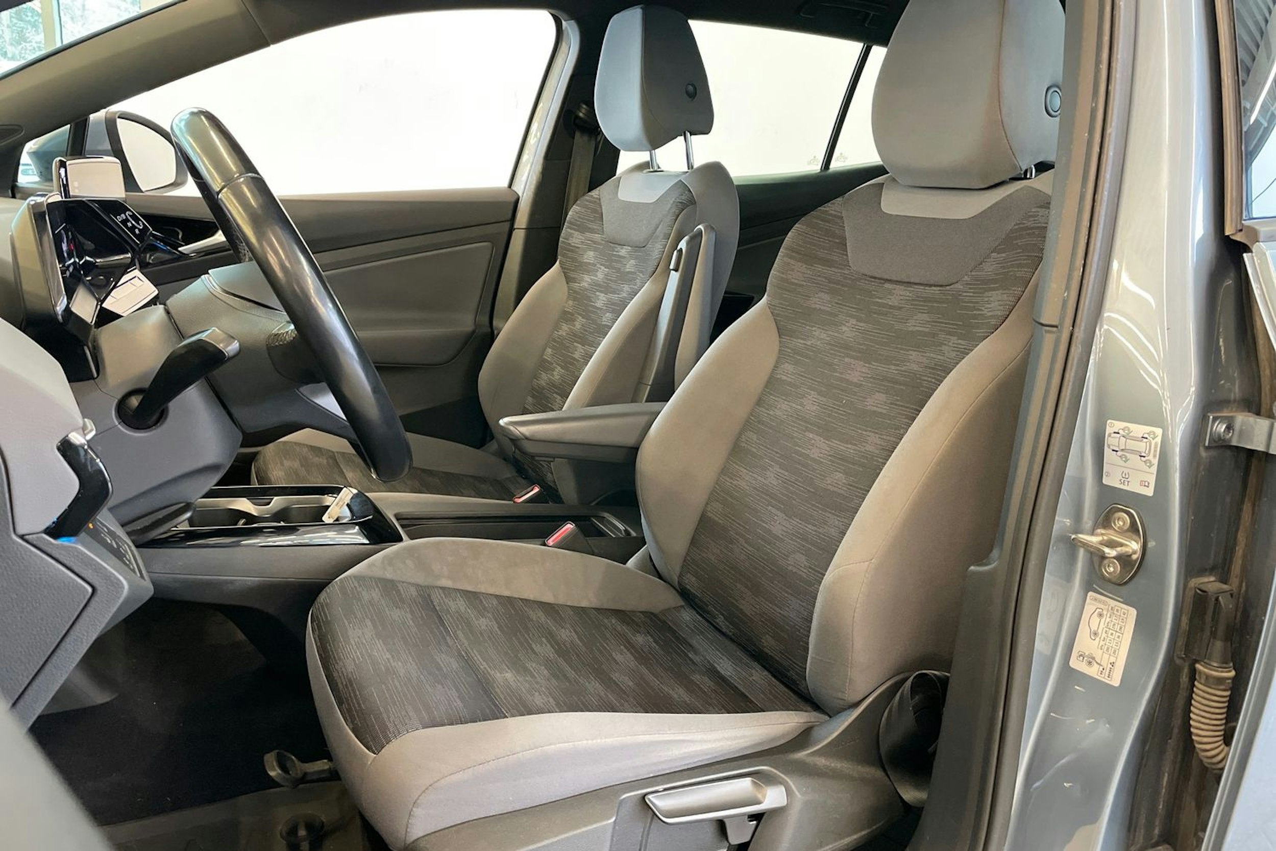 Sininen Volkswagen ID.4 2022 kuva 22.