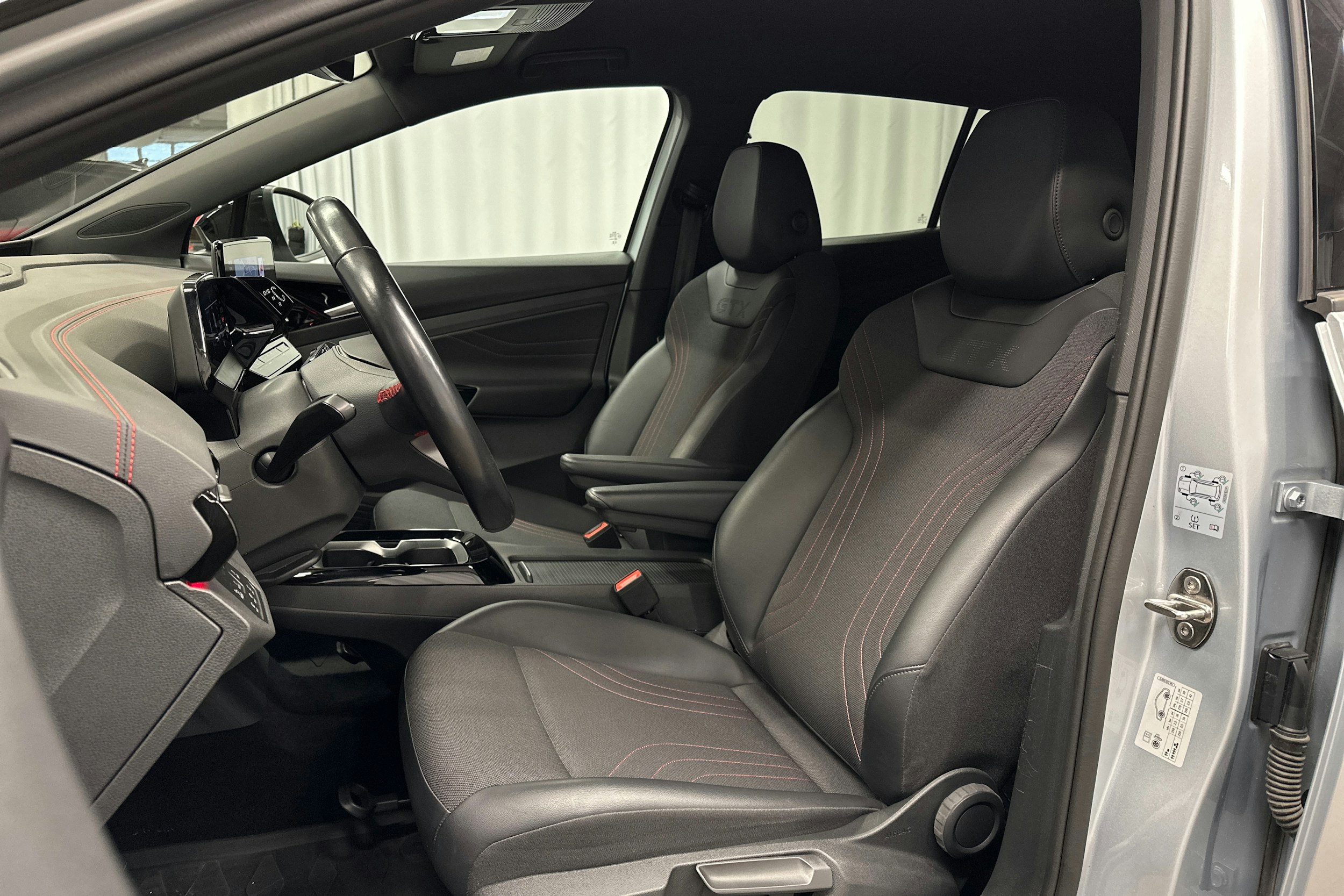 hopea Volkswagen ID.4 2023 kuva 12.