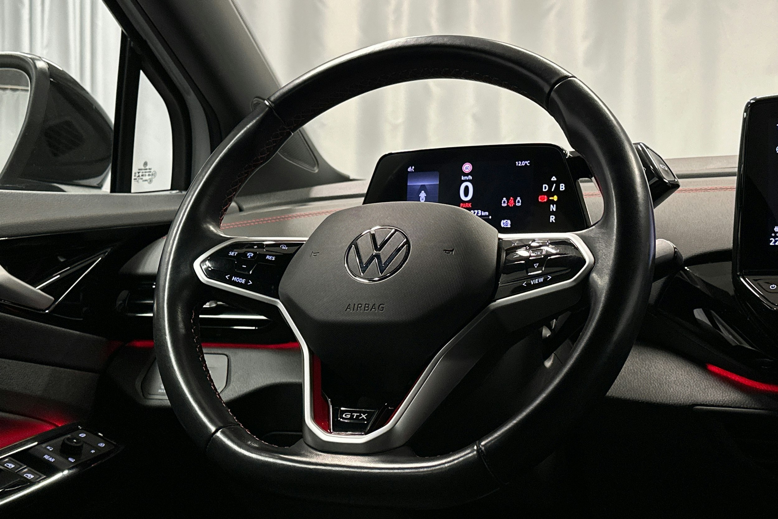 hopea Volkswagen ID.4 2023 kuva 13.