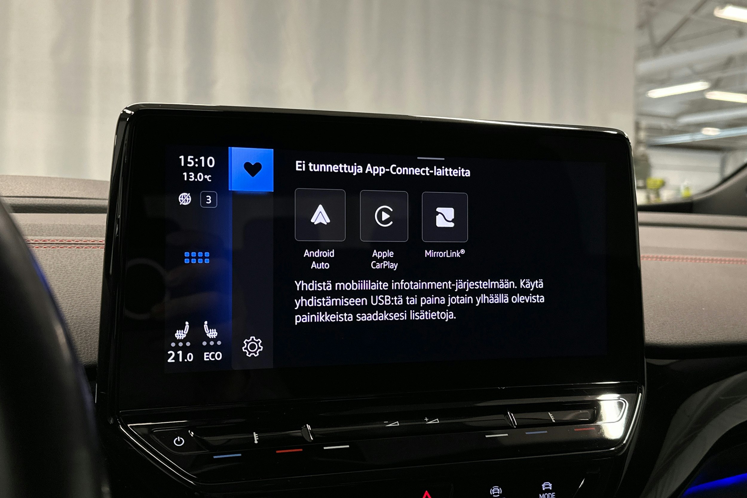 valkoinen Volkswagen ID.4 2022 kuva 16.