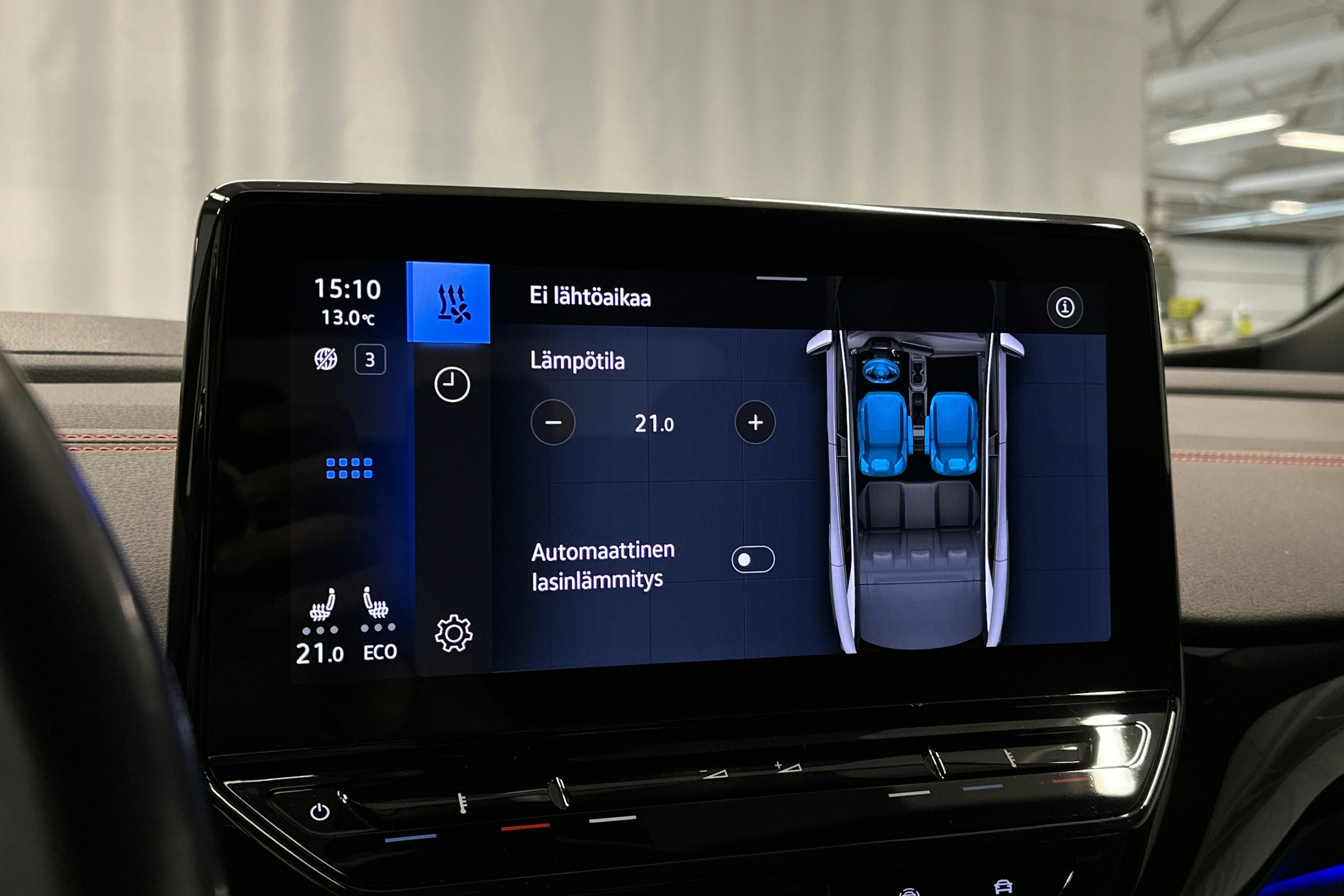 valkoinen Volkswagen ID.4 2022 kuva 18.