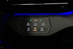 valkoinen Volkswagen ID.4 2022 kuva 20.