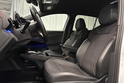 valkoinen Volkswagen ID.4 2022 kuva 21.