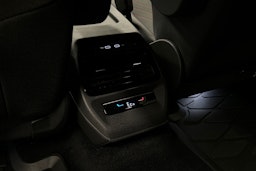 valkoinen Volkswagen ID.4 2022 kuva 22.