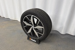 valkoinen Volkswagen ID.4 2023 kuva 10.