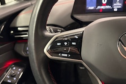 valkoinen Volkswagen ID.4 2023 kuva 12.