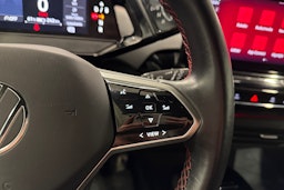 valkoinen Volkswagen ID.4 2023 kuva 13.