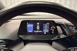 valkoinen Volkswagen ID.4 2023 kuva 14.