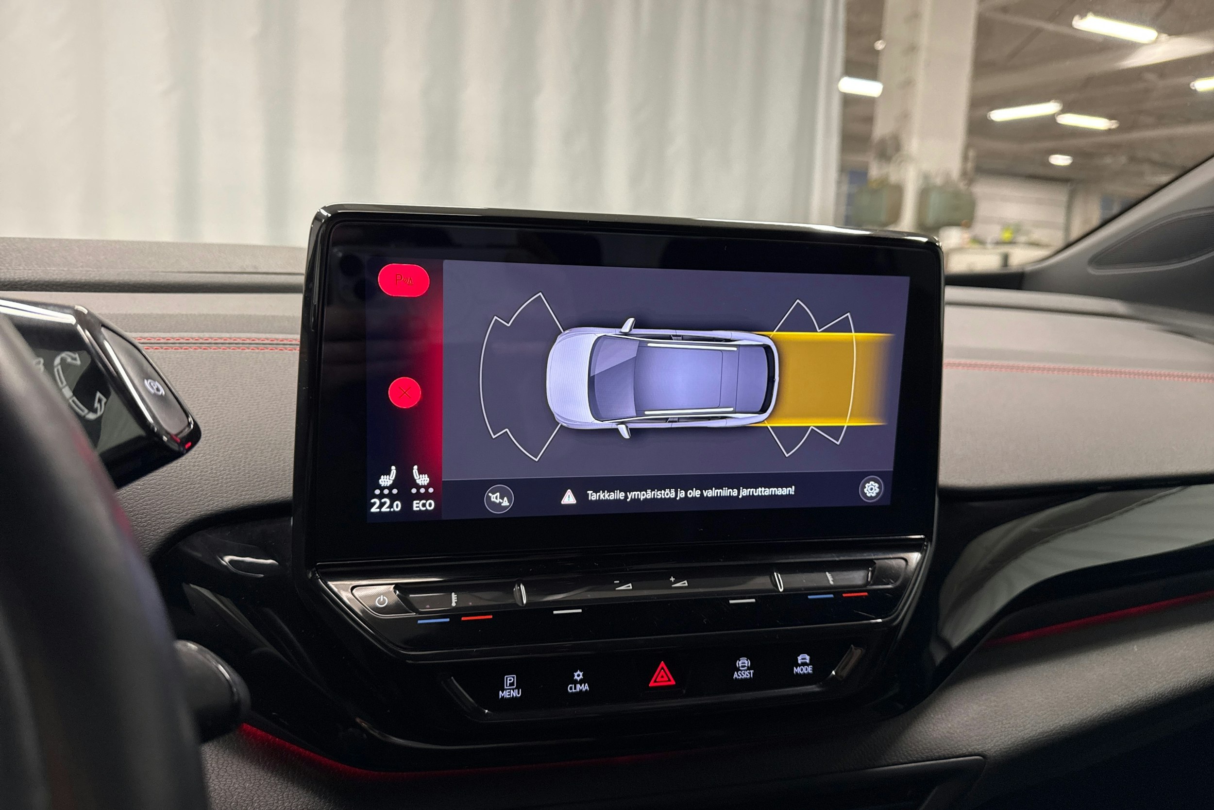 valkoinen Volkswagen ID.4 2023 kuva 15.