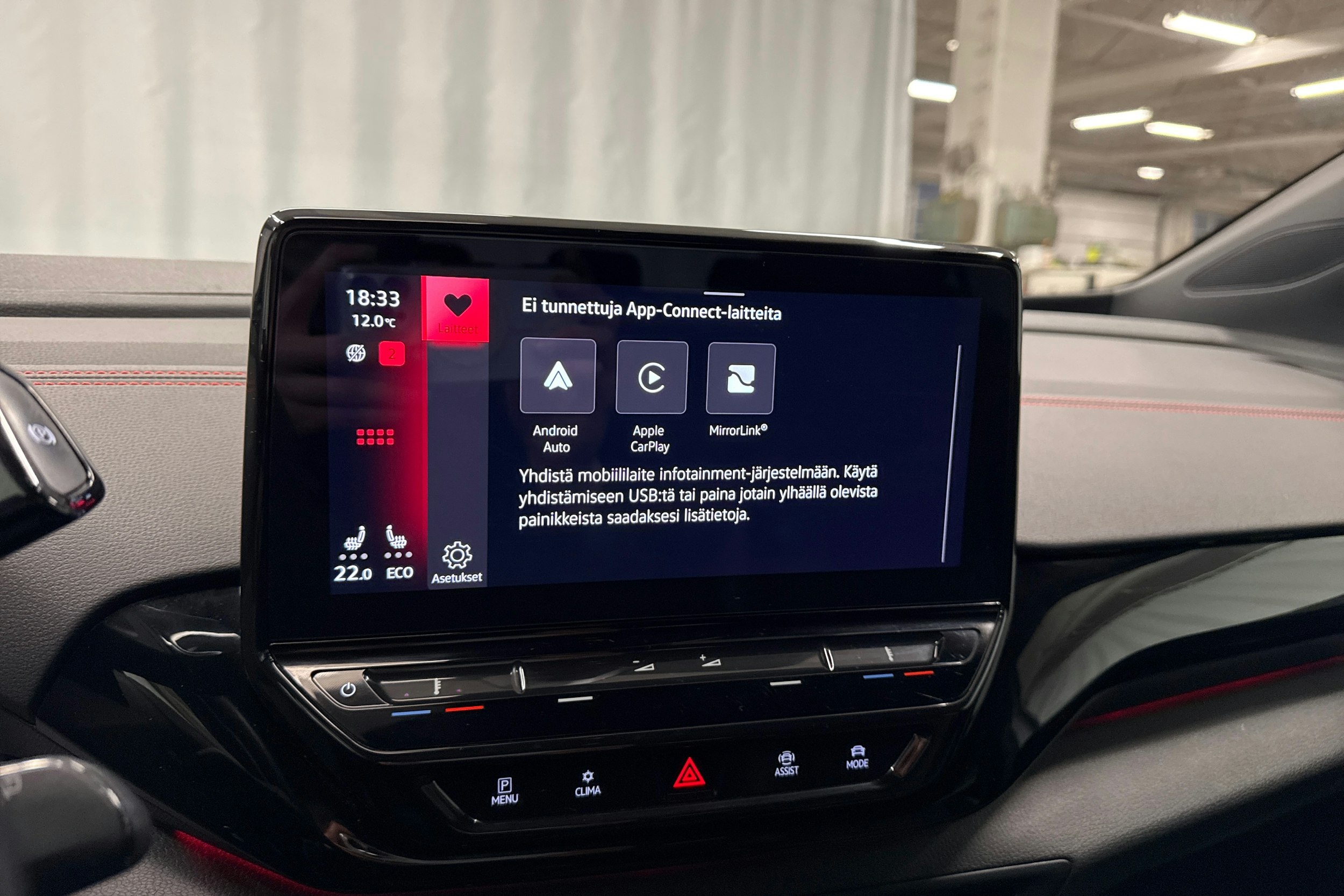 valkoinen Volkswagen ID.4 2023 kuva 19.