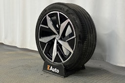 punainen Volkswagen ID.4 2022 kuva 13.