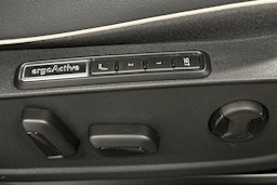 punainen Volkswagen ID.4 2022 kuva 17.