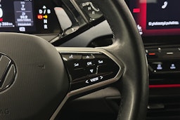 punainen Volkswagen ID.4 2022 kuva 20.