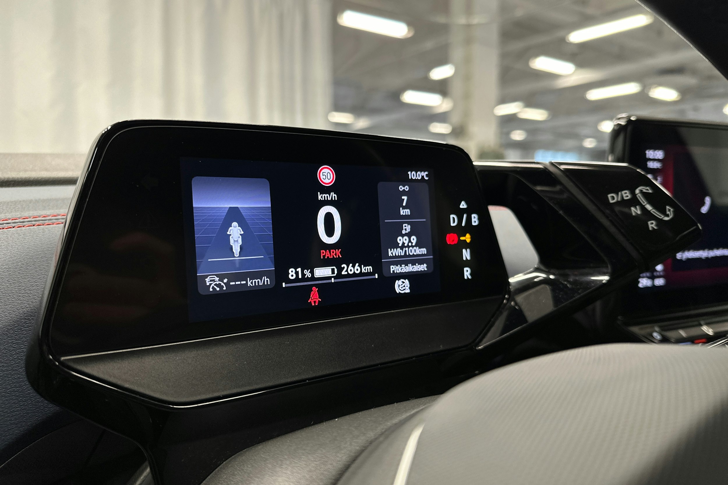 punainen Volkswagen ID.4 2022 kuva 21.