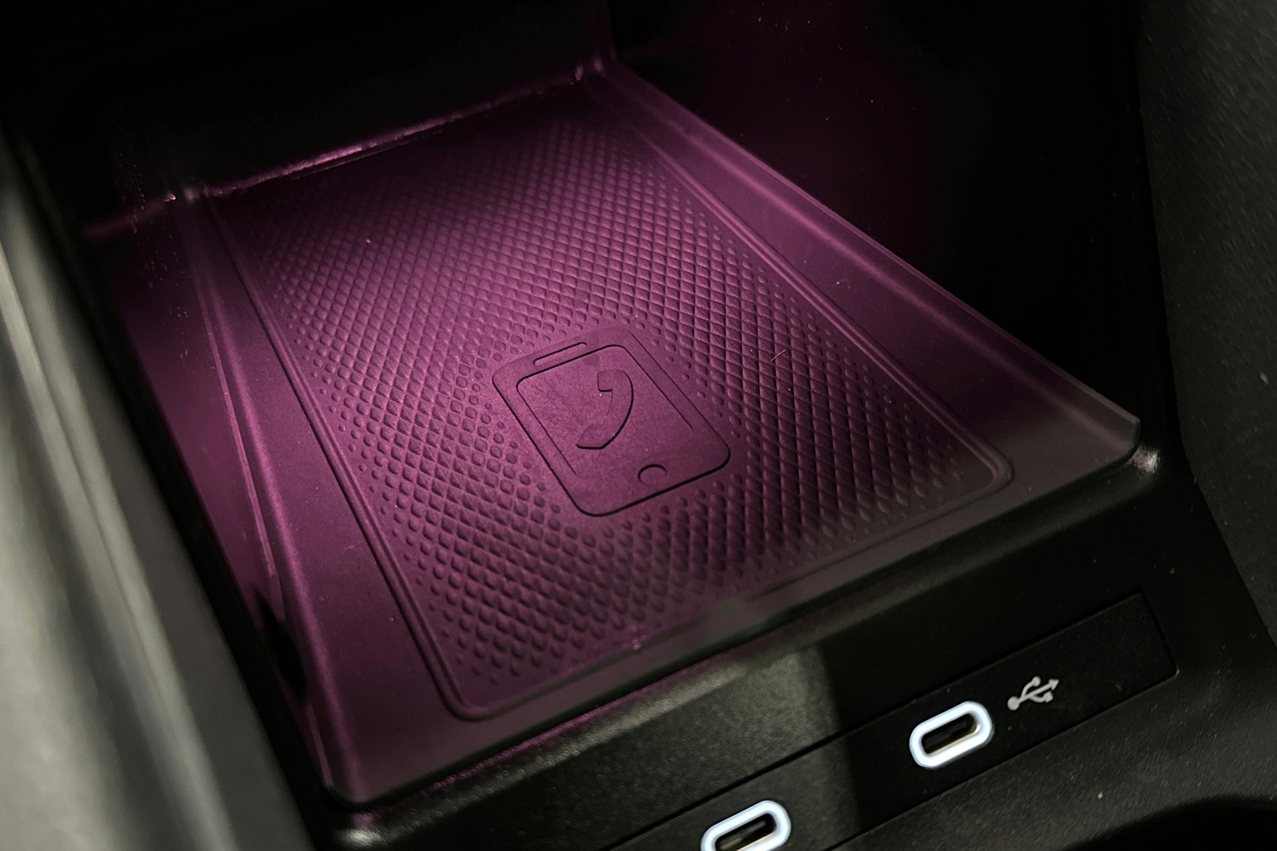 punainen Volkswagen ID.4 2022 kuva 29.