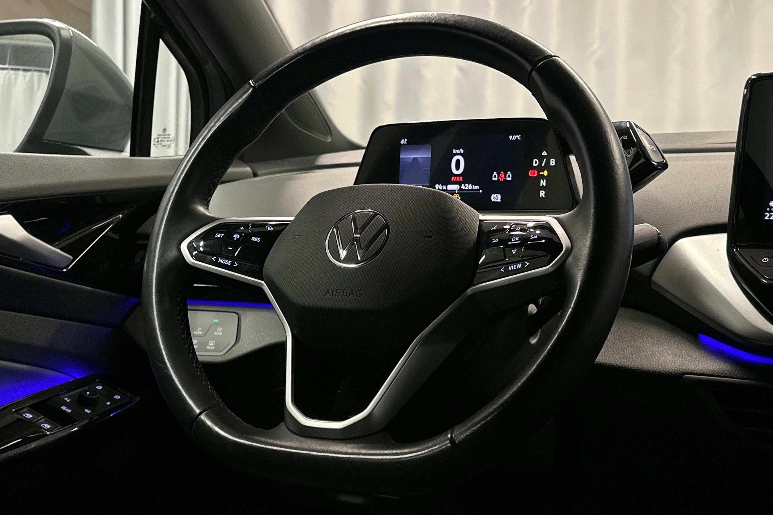 harmaa Volkswagen ID.4 2022 kuva 16.