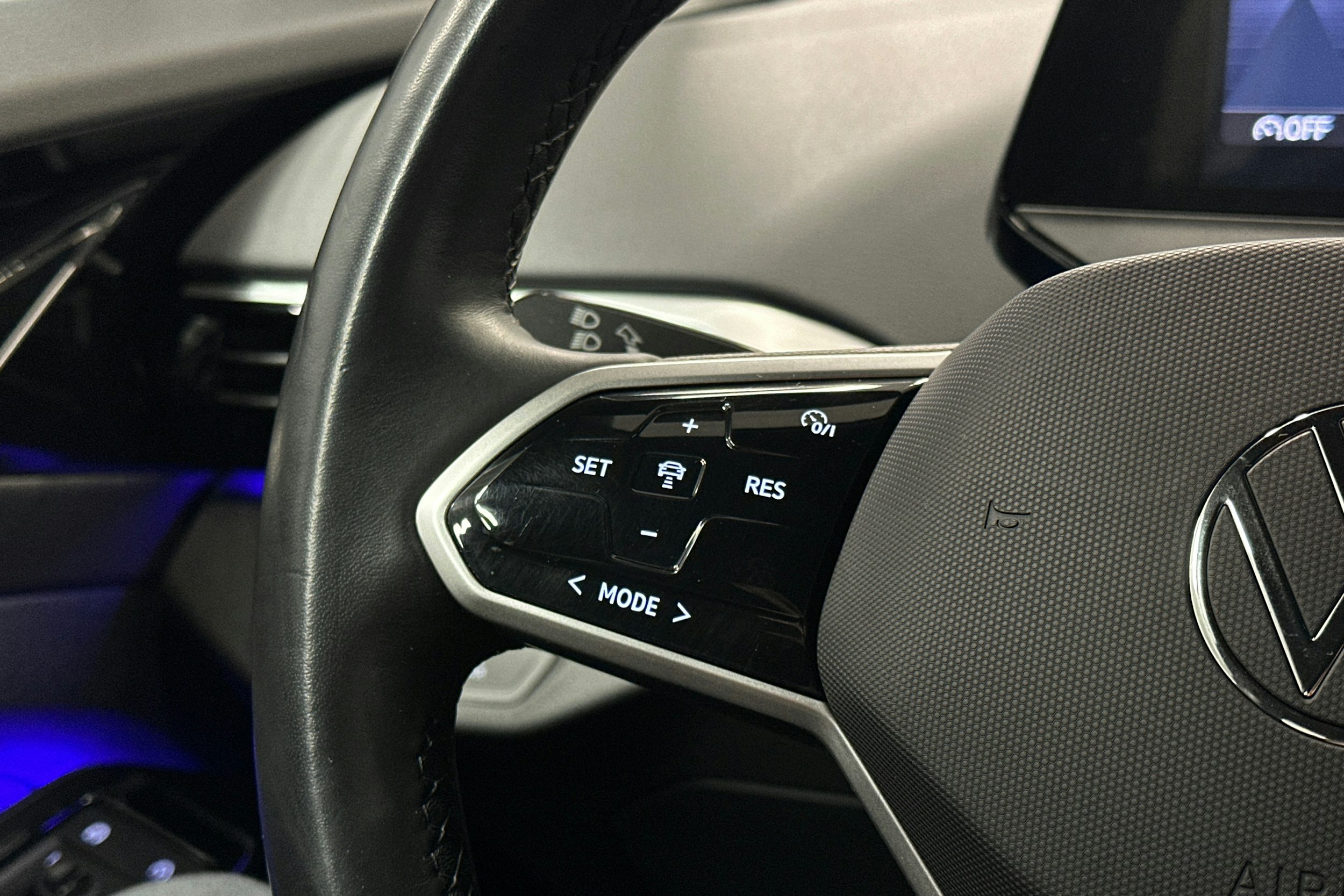 harmaa Volkswagen ID.4 2022 kuva 17.