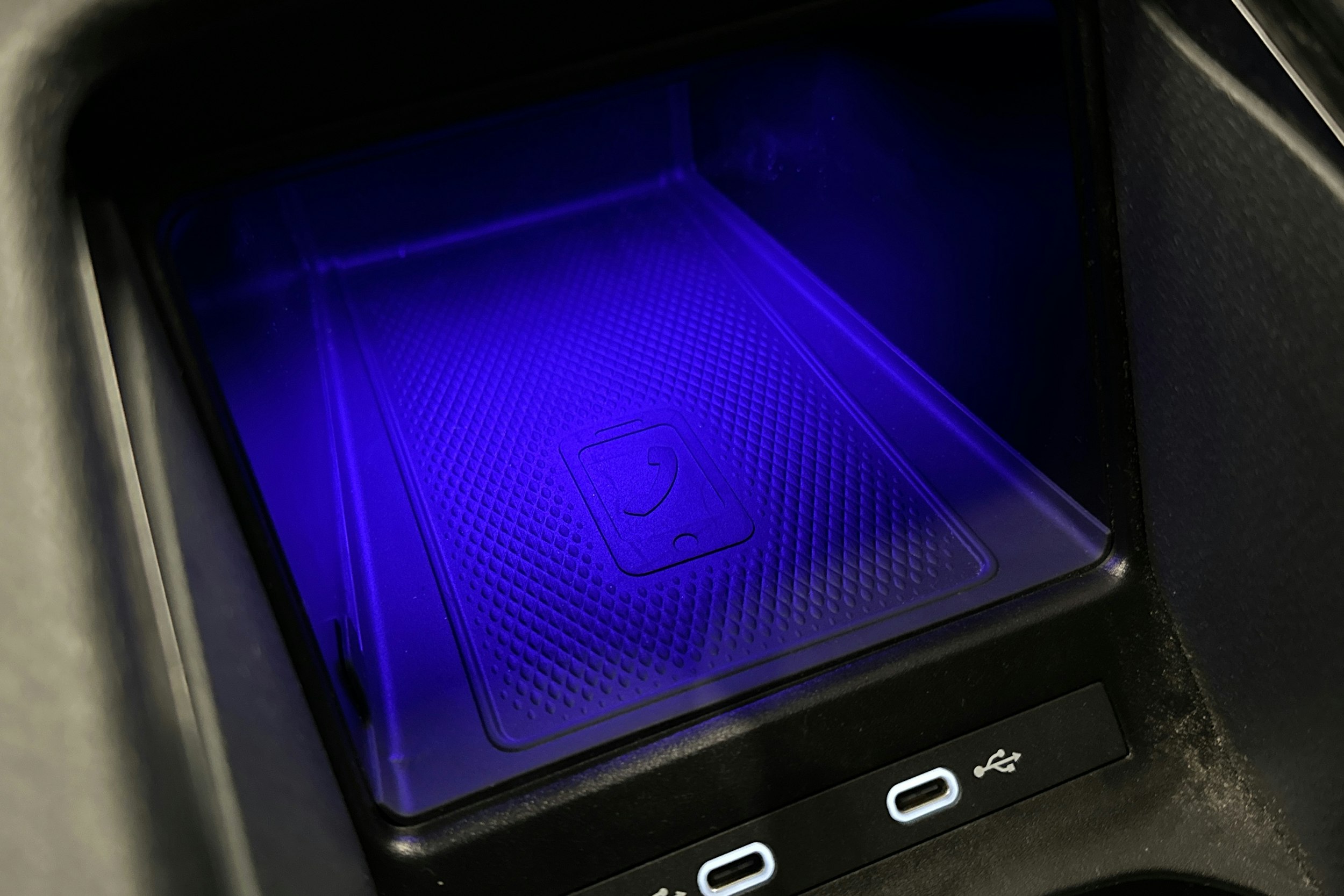 harmaa Volkswagen ID.4 2022 kuva 28.