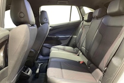 valkoinen Volkswagen ID.4 2022 kuva 10.