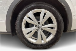 valkoinen Volkswagen ID.4 2022 kuva 11.