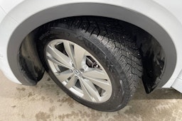 valkoinen Volkswagen ID.4 2022 kuva 13.