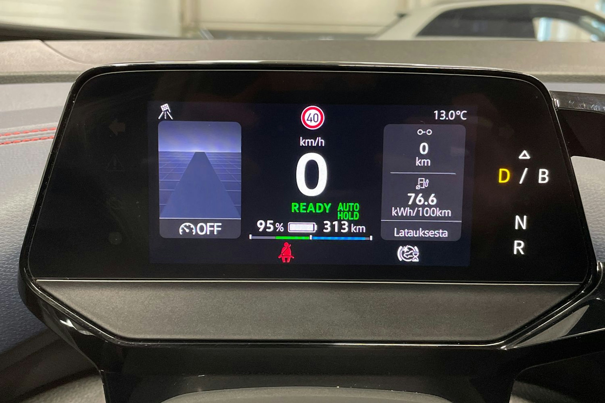 valkoinen Volkswagen ID.4 2022 kuva 17.