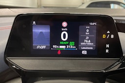 valkoinen Volkswagen ID.4 2022 kuva 17.