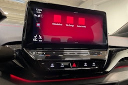 valkoinen Volkswagen ID.4 2022 kuva 21.