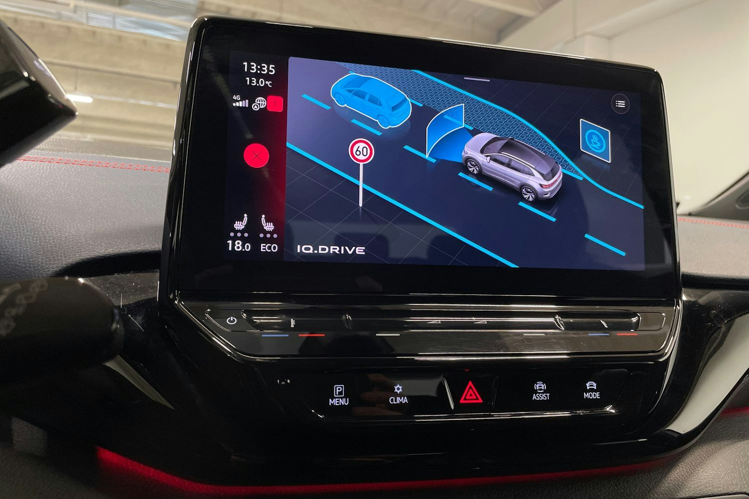 valkoinen Volkswagen ID.4 2022 kuva 22.