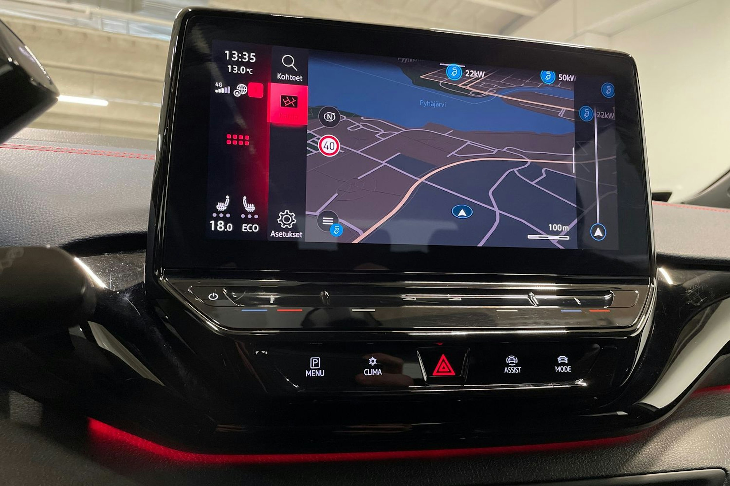 valkoinen Volkswagen ID.4 2022 kuva 24.