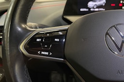 valkoinen Volkswagen ID.4 2022 kuva 27.